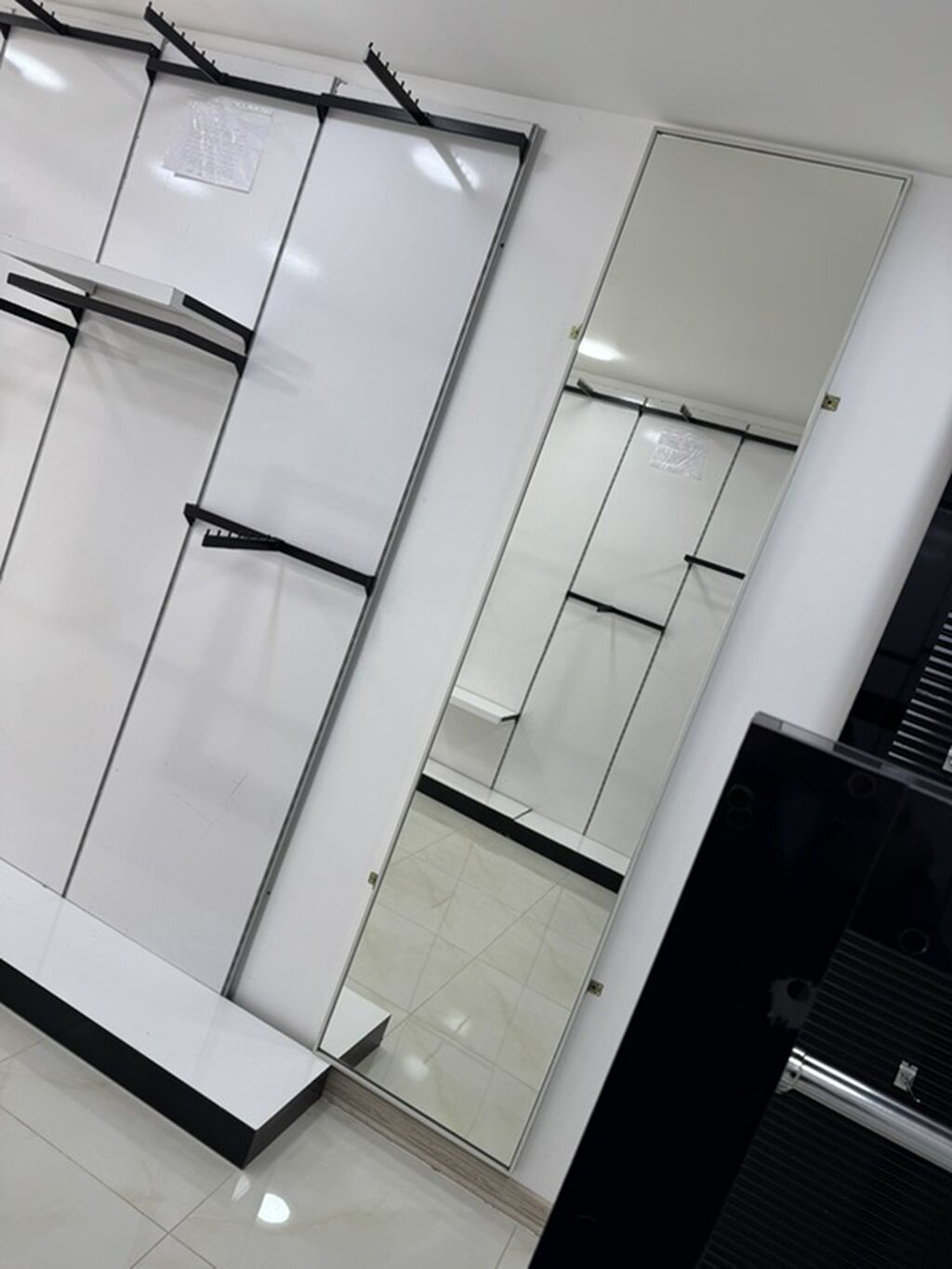 Mağaza üçün vitrin və avadanlıqlar komplekti - Divar tipli modul — Mallar, Masazır (6)