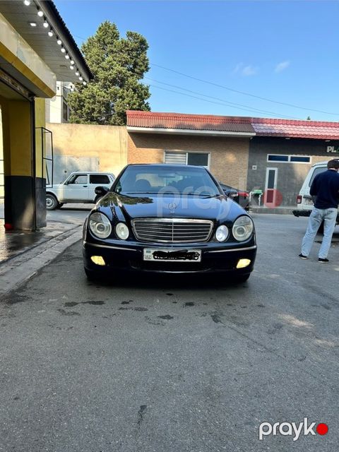 Mercedes E 200, 2.2 L, 2005 il, 300 000 km