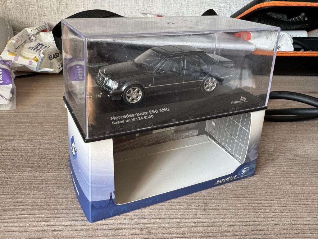 Solido Mercedes‑Benz E60 AMG (W124 E500 bazasında) die‑cast maketi — Mallar, Bakı (7)