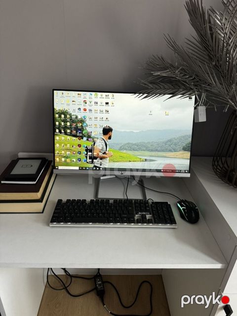 Kompüter dəsti satılır Kompüter tam dəst şəkildə satılır: Sistem