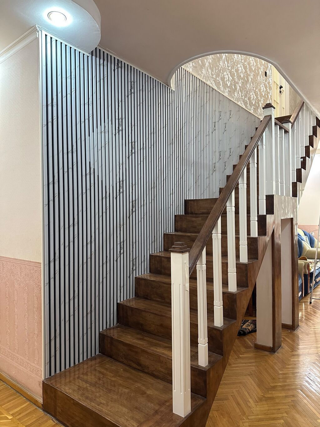 Yeni Pilləkən məhəccəri, Taxta, Ödənişli çatdırılma — Mallar, Digah (3)