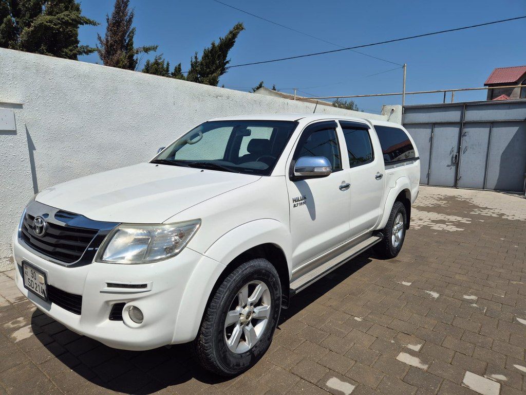 Toyota Hilux, 2.7 L, 2013 il, 101 000 km — Avtomobillər, Bakı (2)