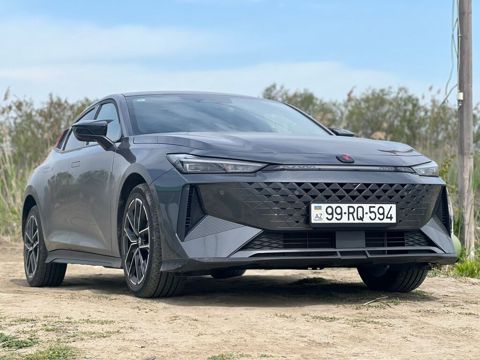 Changan Uni-V iDD, 1.5 L, 18.4 kWh, 2025 il, 8 100 km — Bakı