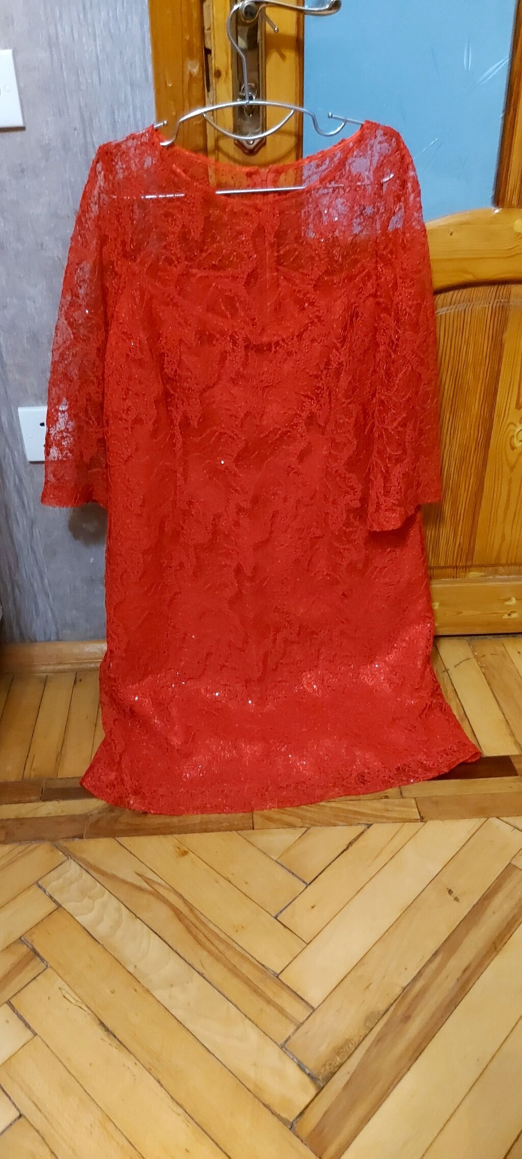 Ziyafət donu. Nişan üçün tikdirilib, 1 dəfə nişana geyilib. Razmer: 48 — Şəxsi əşyalar, Bakı (2)