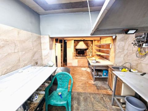 Nəsimi rayonu “28 May” metrosu və “Səməd Vurğun bağı” yaxınlığında — Bakı