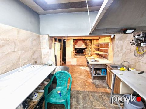 Nəsimi rayonu “28 May” metrosu və “Səməd Vurğun bağı” yaxınlığında
