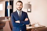 Administrator işi axtarıram — Job search