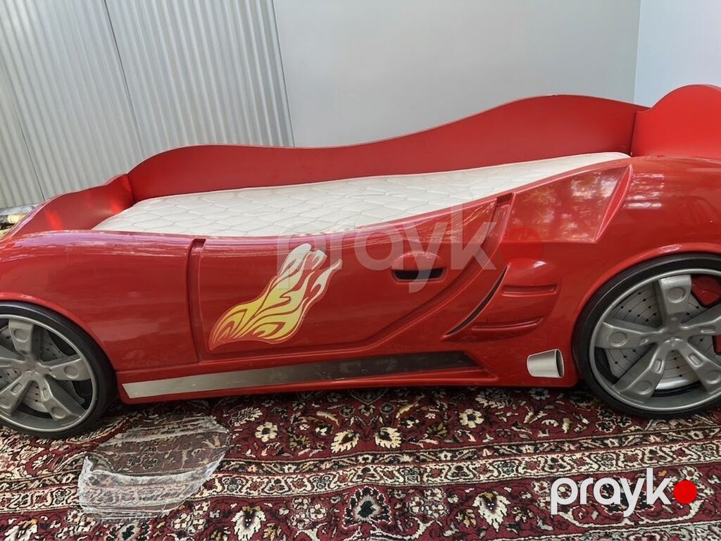 Uşaq üçün maşın formalı çarpayı Matras uzerinde verilir — Mebel, Bakı (2)