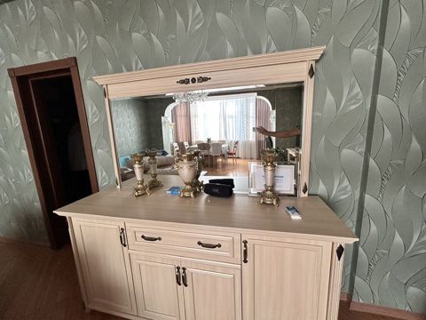 Qonaq otağı üçün mebel dəsti - Konsol güzgü ilə: açıq krem rəngli — Bakı