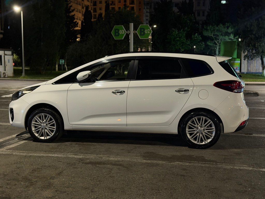 Kia Carens, 1.7 L, 2017 il, 285 000 km — Avtomobillər, Bakı (10)