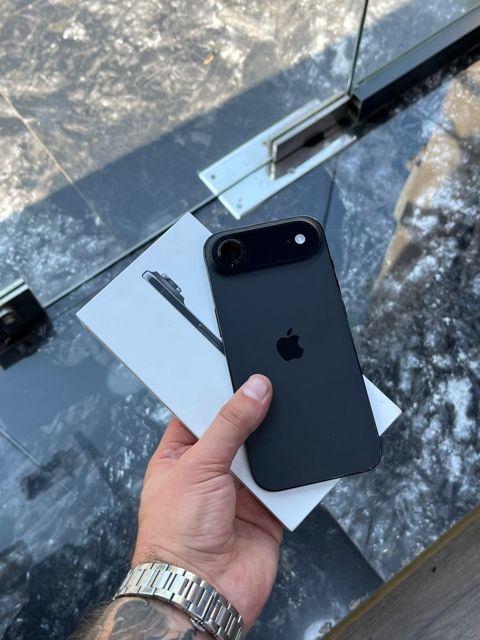 Apple iPhone Air Space Black 256GB/8GB — Bakı