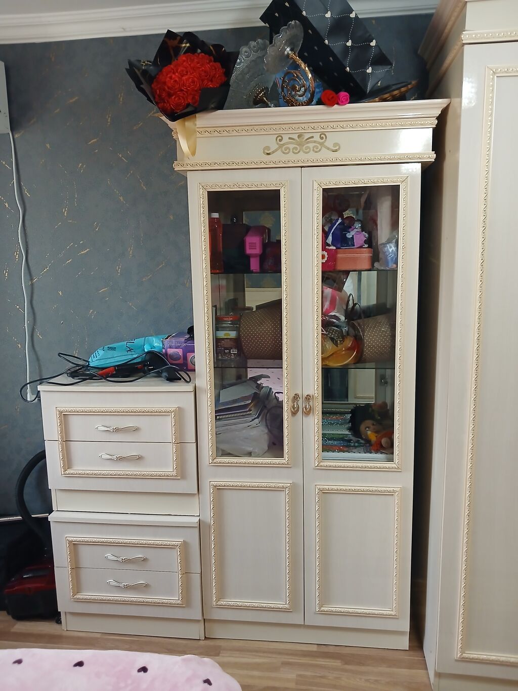 Klassik üslubda yataq otağı mebel dəsti Tərkibi: - Geniş 6 qapılı — Mebel, Bakı (4)