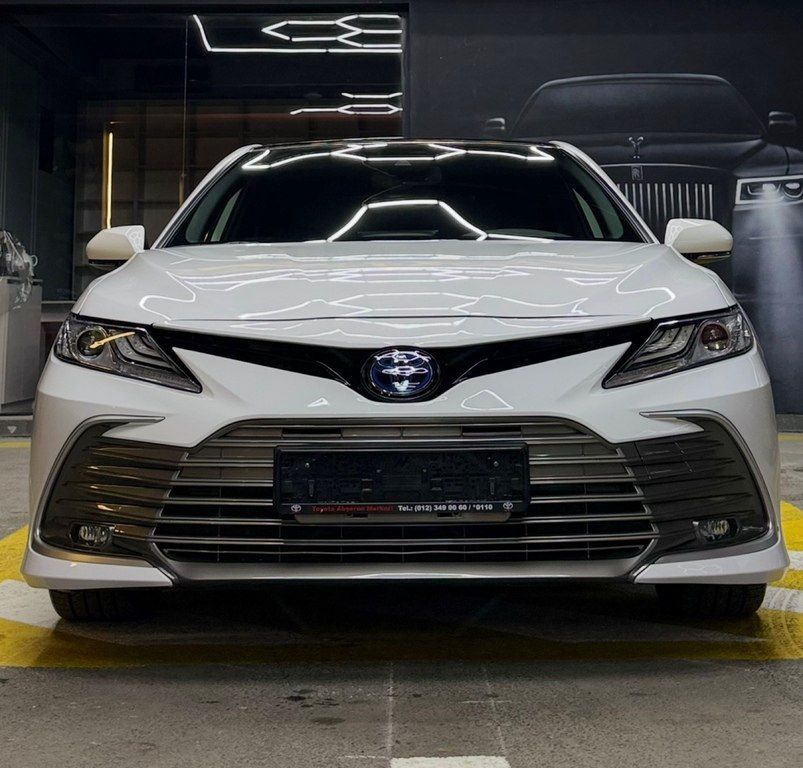 Toyota Camry, 2.5 L, 1.6 kWh, 2023 il, 30 000 km — Avtomobillər, Bakı