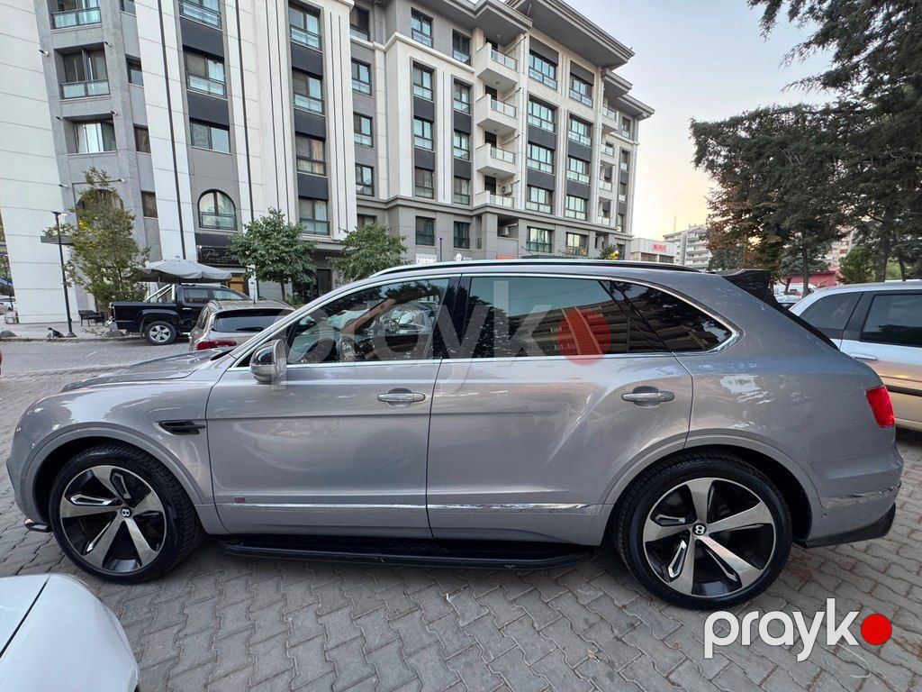 Bentley Bentayga, 6.0 L, 2016 il, 80 000 km — Avtomobillər, Bakı (4)