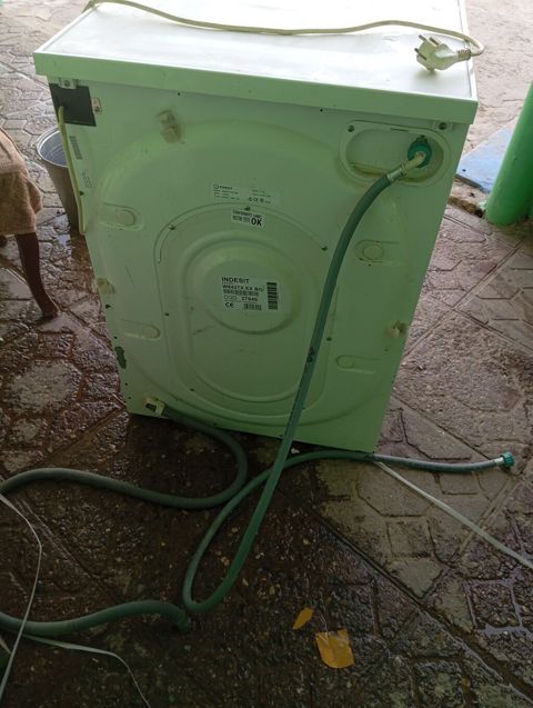 Aşağa yeri var.) Indesit önyükləməli paltaryuyan maşın – model W84TX — Xırdalan