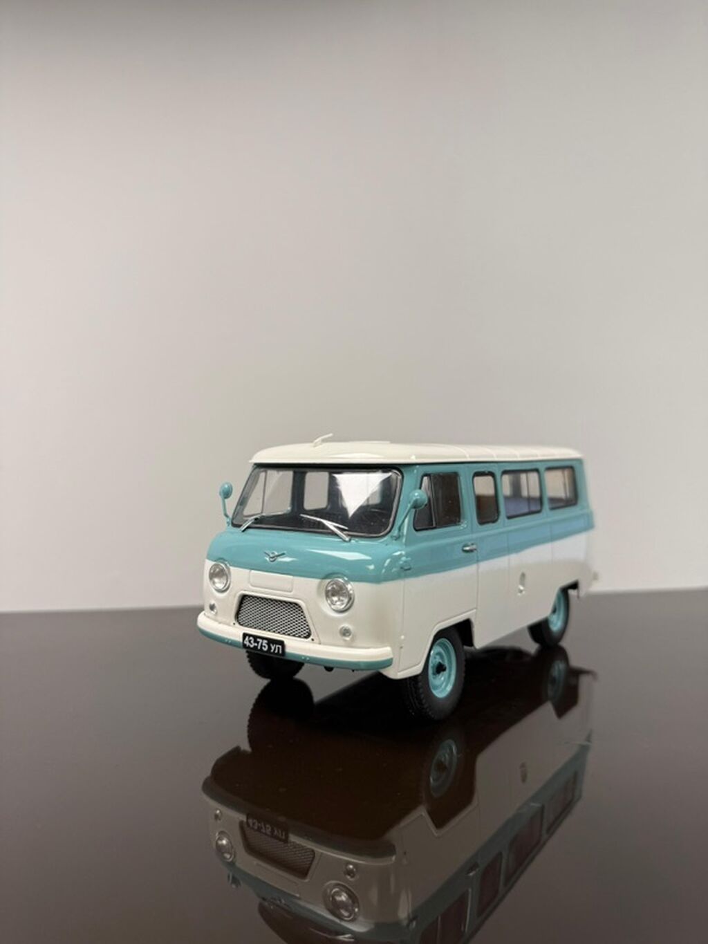 UAZ 452V olduğu üçün bu qiymətə qoyulub - Miqyas: 1:18 - Korpus — Mallar, Bakı (4)