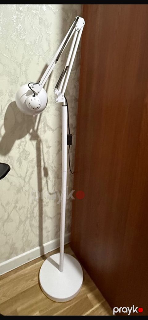 Ağ rəngli döşəmə tipli işıqlandırma lampası - Tip: tənzimlənən — Bakı