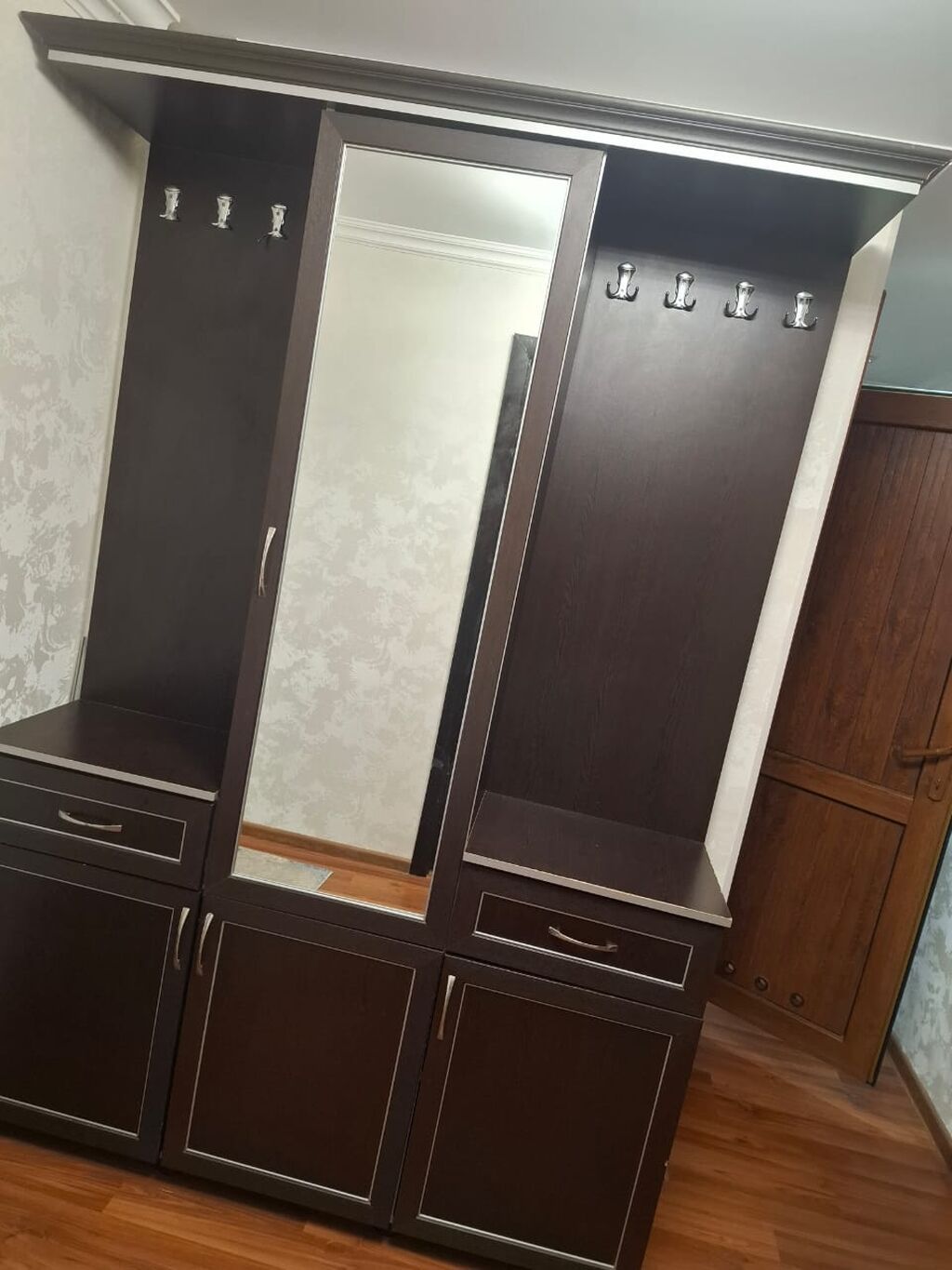 İşlənmiş, 4 qapılı, Güzgülü, Qəhvəyi, Açılan, Düz dolab — Mallar, Bakı (2)