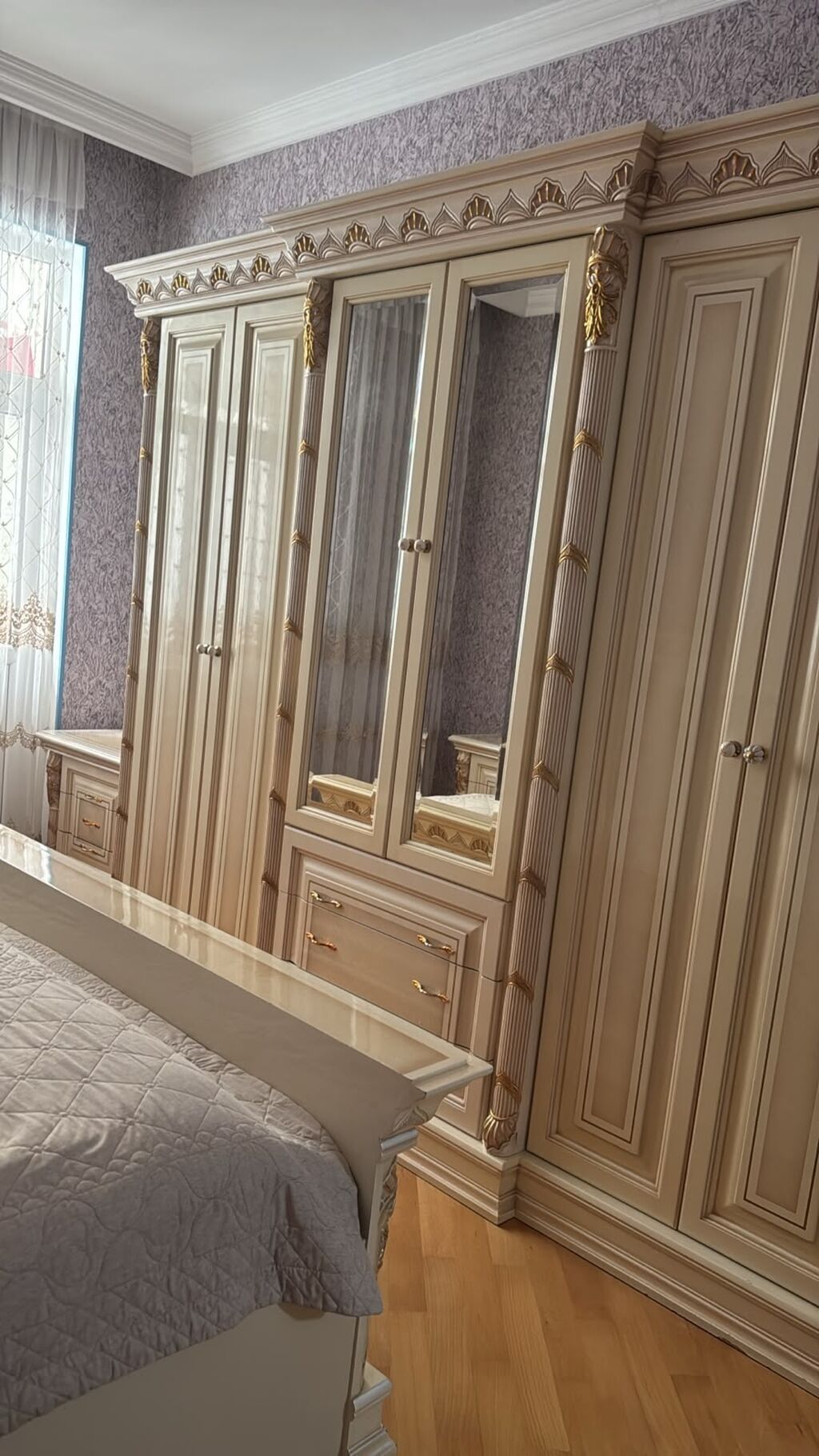 Klassik üslubda tam yataq otağı dəsti Tərkib: - Cüt nəfərlik çarpayı — Mebel, Bakı (2)