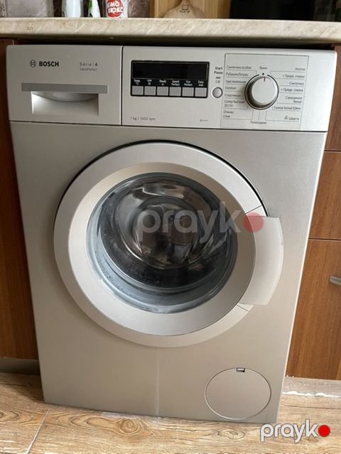 Model: Bosch Qiymet: 199 azn Yaxsi,işlək veziyetdedi. Her bir yeri