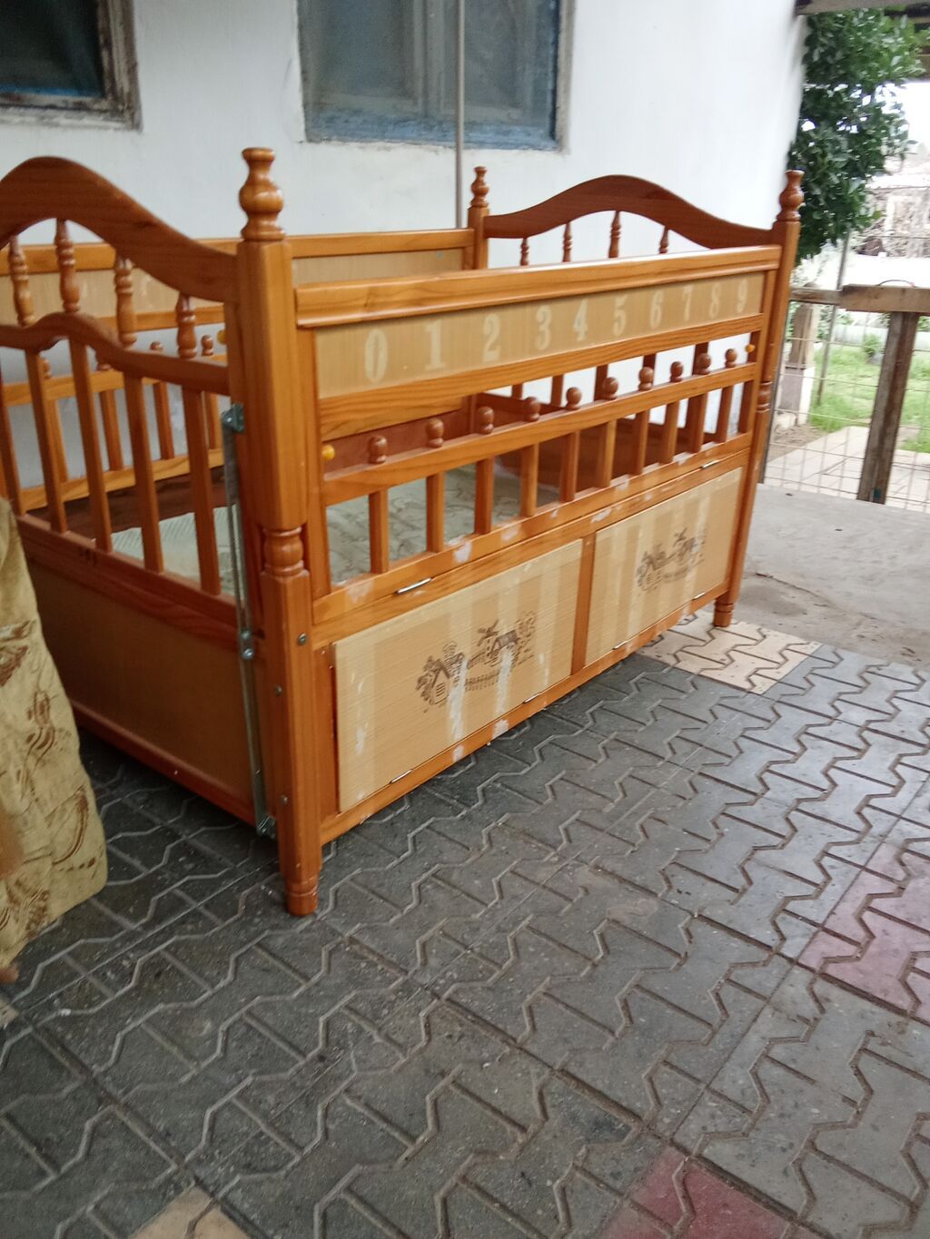 Taxta beşik – matrass və şəbəkəli kənarlarla - Material: cilalanmış — Mebel, Digah (2)