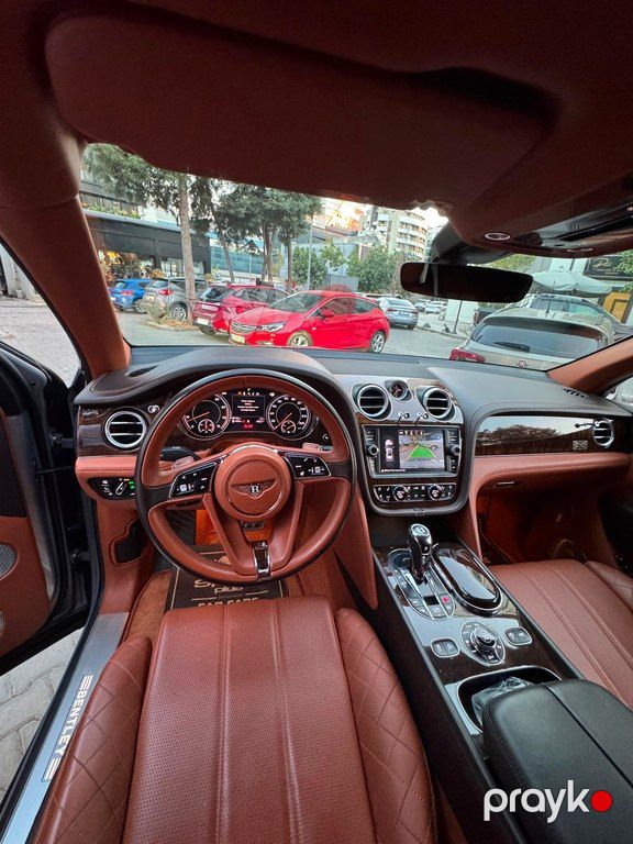 Bentley Bentayga, 6.0 L, 2016 il, 80 000 km — Avtomobillər, Bakı (8)