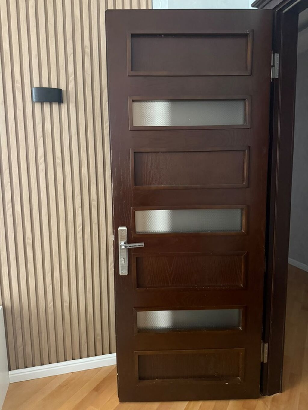 Taxta iç qapı – şüşəli panellərlə - Material: massiv ağac (tünd — Mallar, Bakı (2)