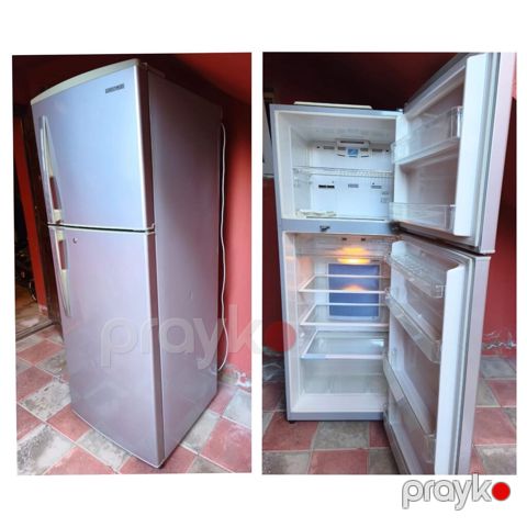 Endirimm. Soyuducu Hitachi satılır 320 azn.Ustada
