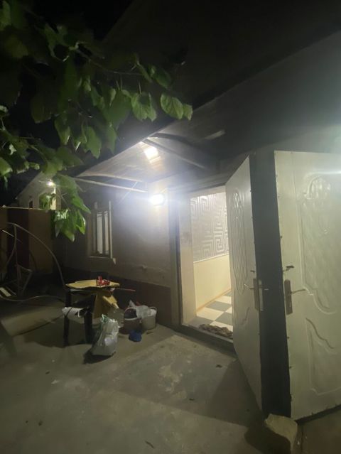 Geniş həyəti və ayrıca girişli otaqlar təqdim olunur. Xüsusiyyətlər — Mehdiabad