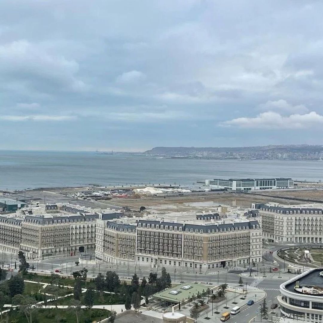 4-otaqlı yeni tikili, Ağ 185 m² — Mənzil, Bakı (2)