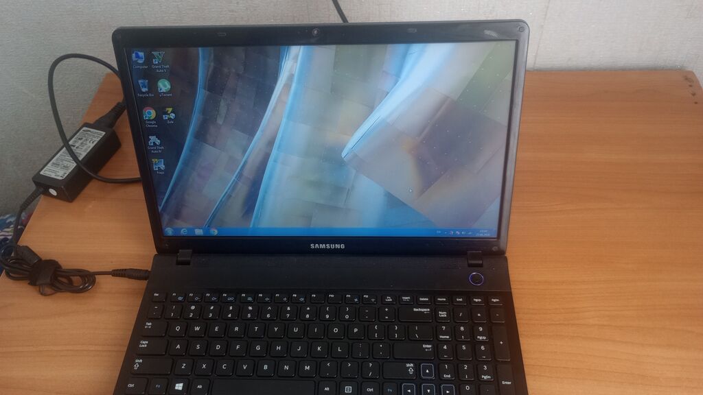Samsung noutbuk - Model: Samsung (15.6" ekran, HD) - Prosessor: Intel — Samsung, Bakı (2)