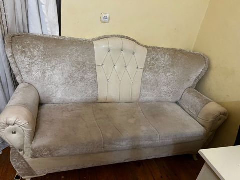 Qonaq otağı üçün mebel dəsti Tərkibi: - 3 nəfərlik divan - 2 ədəd — Для гостиной