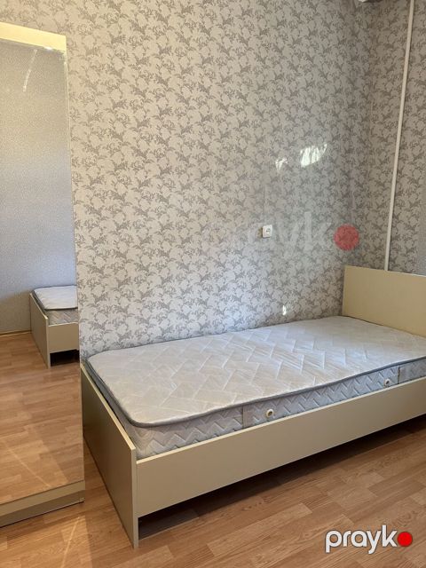 Qızlar və tələbə xanımlar üçün universitetlər 18 saylı peşə liseyi