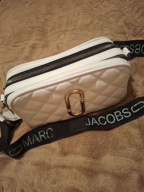 Marc Jacobs üslubunda qadın çantası. Ağ rəngdə, romb naxışlı yumşaq — Bakı