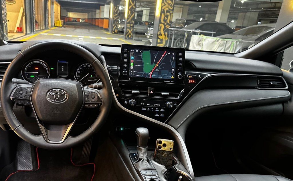 Toyota Camry, 2.5 L, 1.6 kWh, 2023 il, 30 000 km — Avtomobillər, Bakı (3)