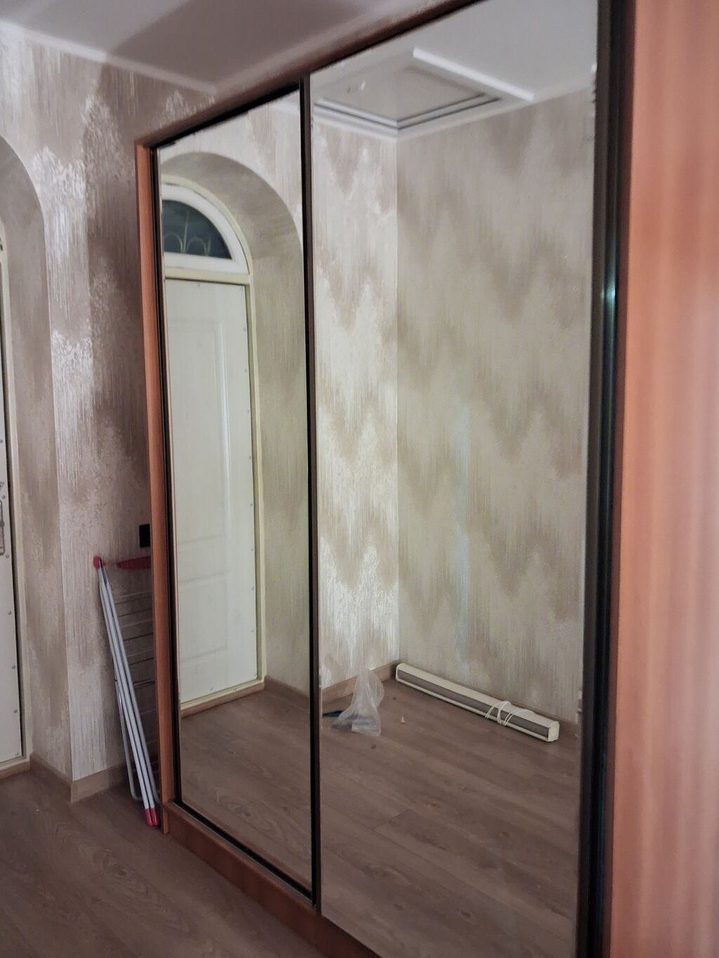 Yeni, 2 qapılı, Güzgülü, Qəhvəyi, Taxta, Kupe, Düz dolab — Mebel, Bakı (2)