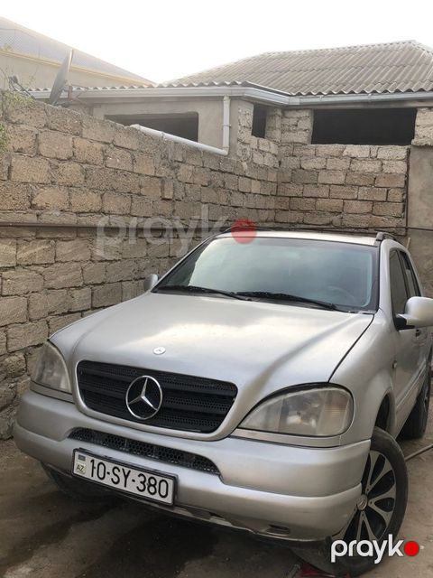 Mercedes ML 320, 3.2 L, 2000 il, 405 555 km