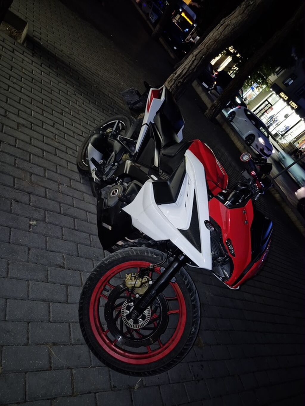Motosiklet – RS 200 sport - Korpus rəngi: qırmızı-ağ-qara — Motosikletlər, Bakı (6)