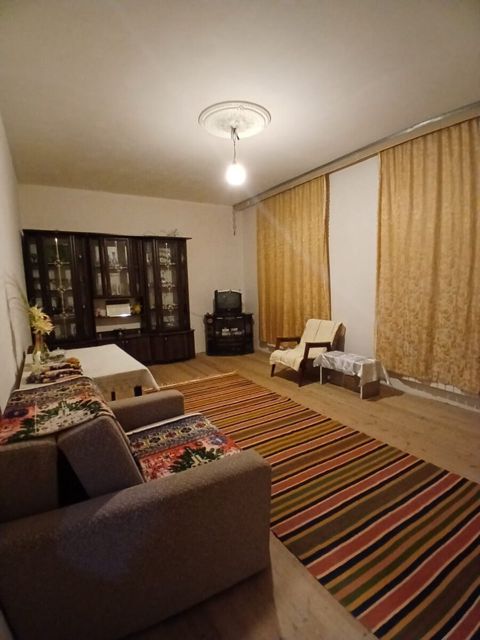 Həyət evi, Bahar qəs — Bakı