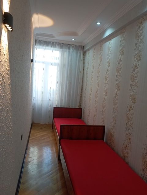 3-otaqlı yeni tikili kirayə verilir, E. Akademiyası m., 80 m² — Bakı