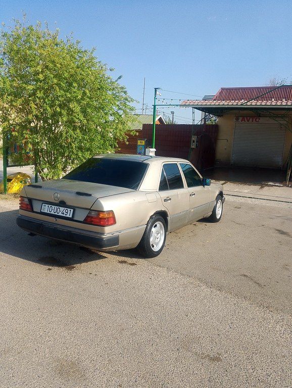 Mercedes E 200, 2.0 L, 1993 il, 360 000 km — Avtomobillər, Şirvan (3)