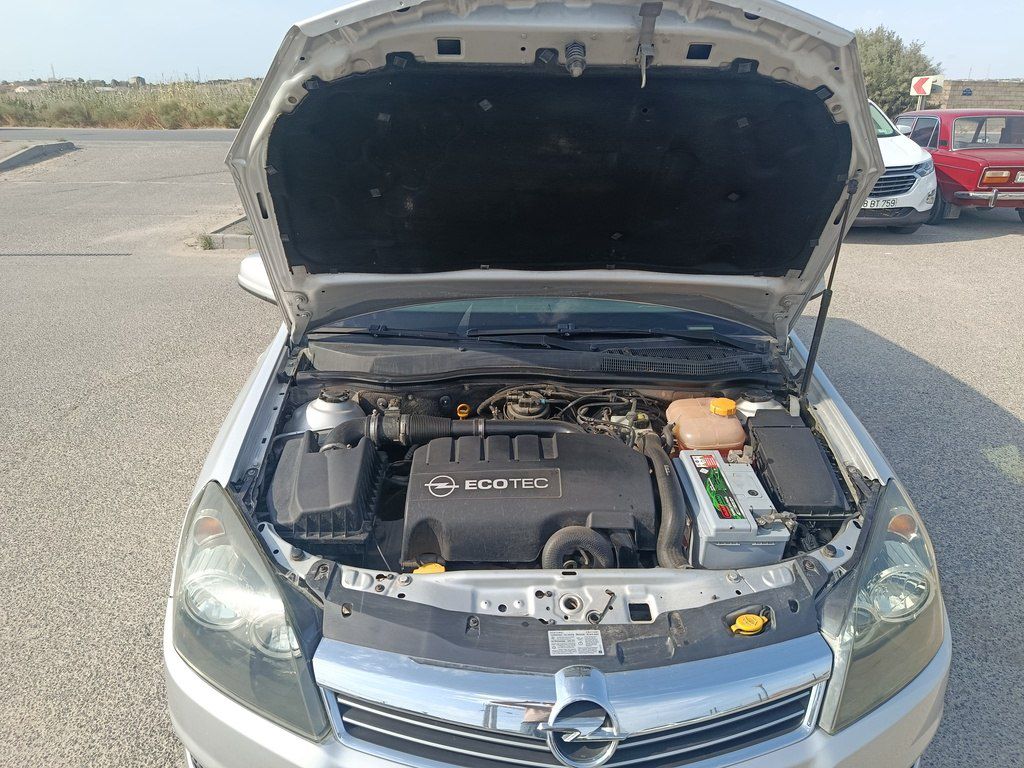 Opel Astra, 1.3 L, 2010 il, 258 444 km — Avtomobillər, Bakı (12)