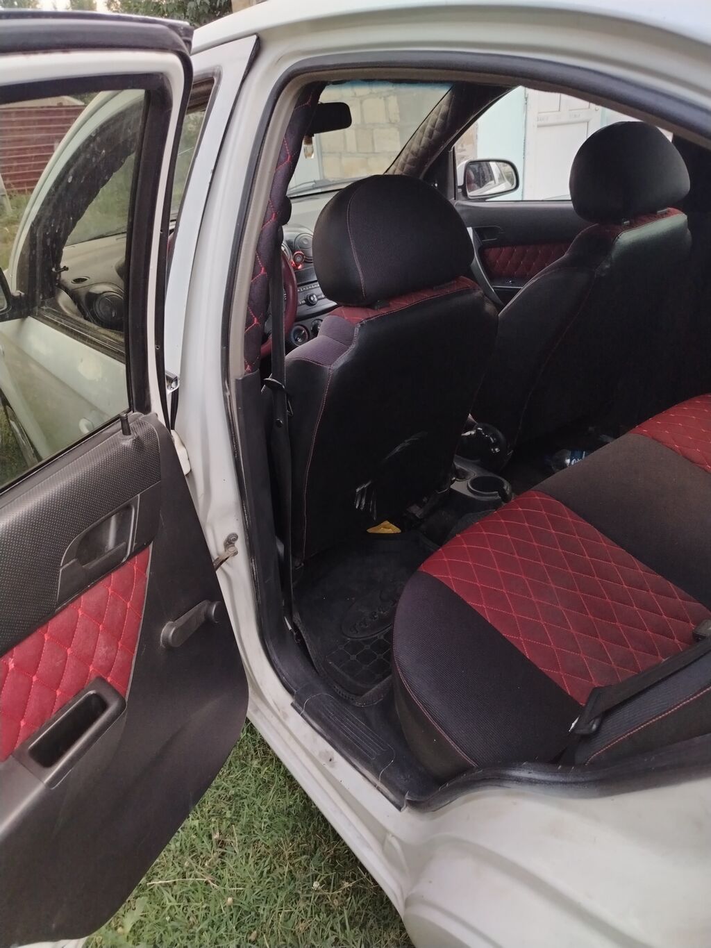 Chevrolet Aveo: 1.4 l 2010 il 263000 km Sedan — Avto, Digah (10)