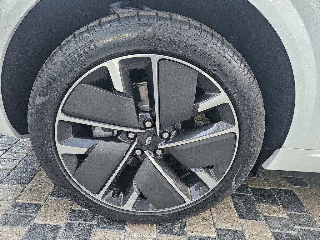 Li Auto L6, 1.5 L, 36.8 kWh, 2025 il, 4 000 km — Avtomobillər, Bakı (10)