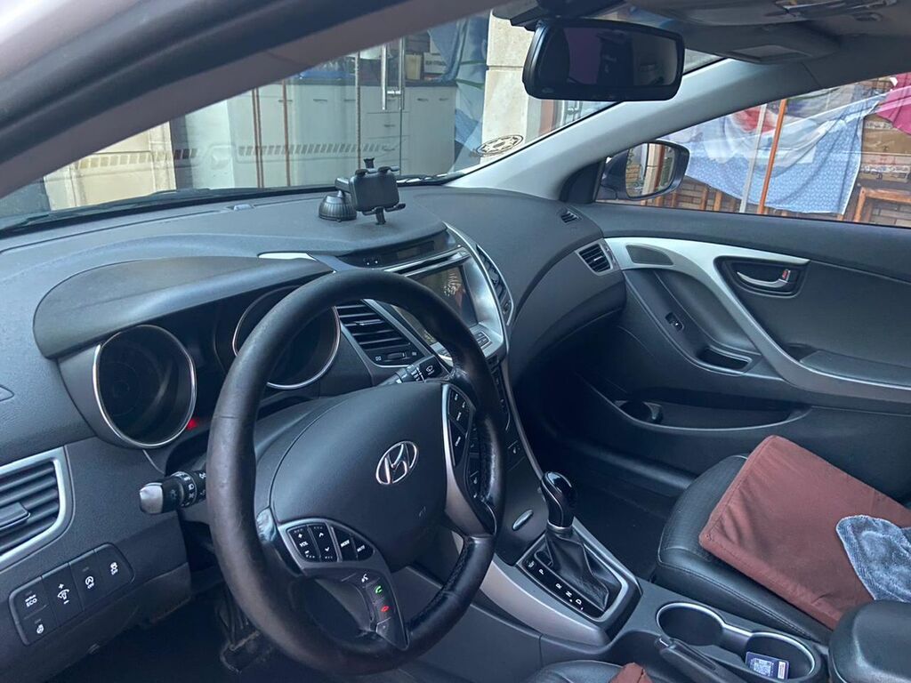 Hyundai Avante: 1.6 l 2013 il Sedan — Avto, Masazır (10)