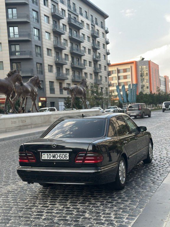 Mercedes E 220, 2.2 L, 2000 il, 335 000 km — Avtomobillər, Bakı (4)