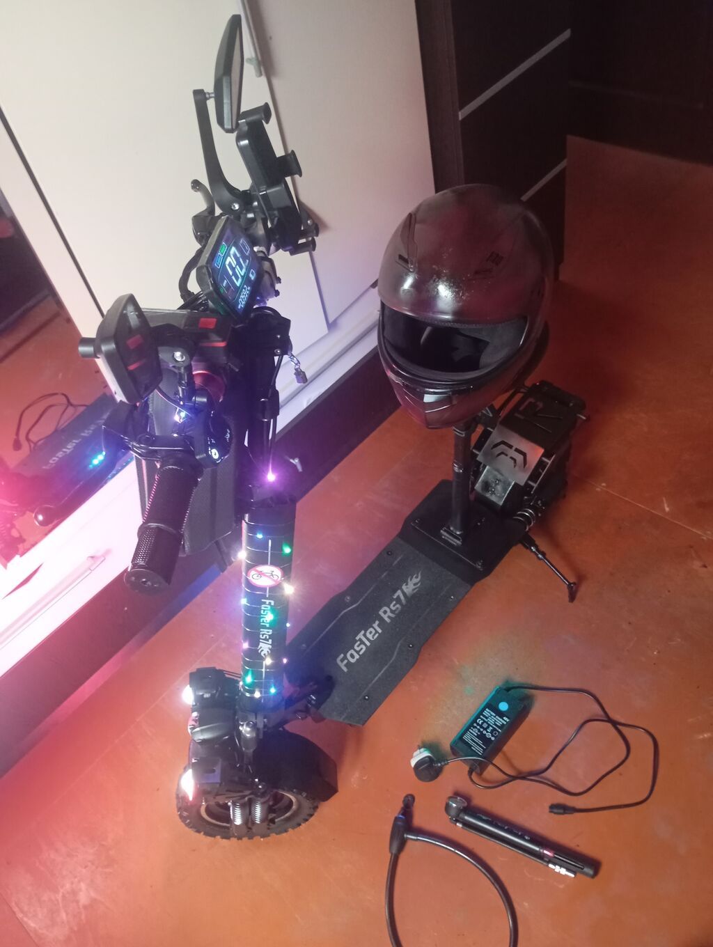 Foster RS7 elektrik skuter Foster RS7 modeli elektrik sku yeniter — Mallar, Digah (4)