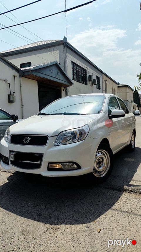 Chevrolet Aveo: 1.5 l 2017 il 160000 km Sedan