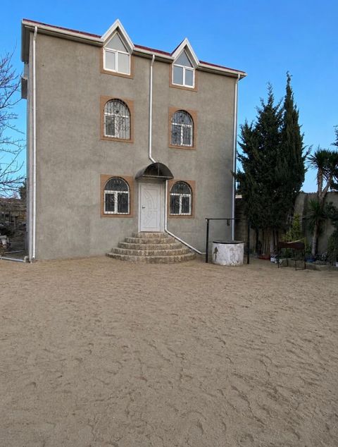 4 otaqlı, 190 kv. m, Orta təmir — Digah