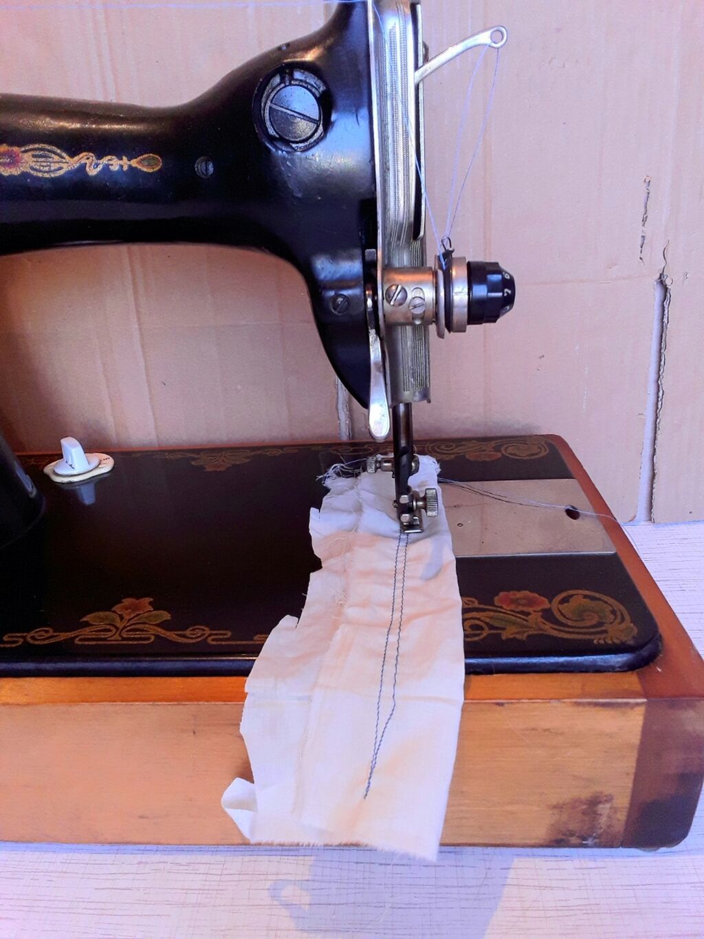 Klassik tikiş maşını satılır.Yaxşı vəziyatdədir.Model Podolsk-2M. Düz — Elektronika, Bakı (3)